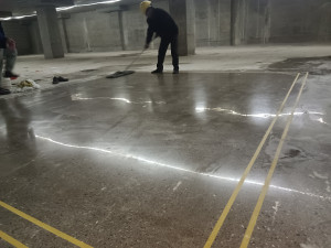 南京伊洁特斯公司完成鼓楼医院新楼车库地坪固化 地坪硬化样板项目