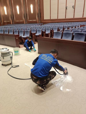 南京全季酒店 无刷清洗地毯 瓷砖防滑项目由江苏省清洁服务行业协会协会副会长南京伊洁特斯公司完成