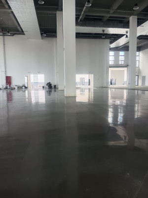 江苏新蓝天钢结构有限公司厂房地坪固化 地坪划线 地坪修补项目由南京伊洁特斯公司完成