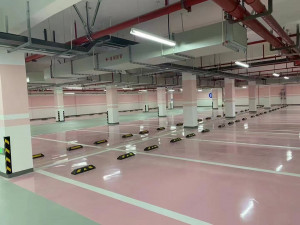 珠海第五初级中学车库环氧地坪 交通划线 固化地坪 防滑坡道项目由南京伊洁特斯公司团队完成