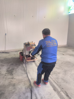 南京伊洁特斯环境科技有限公司施工众彩物流中心课果国际卖场地坪固化项目