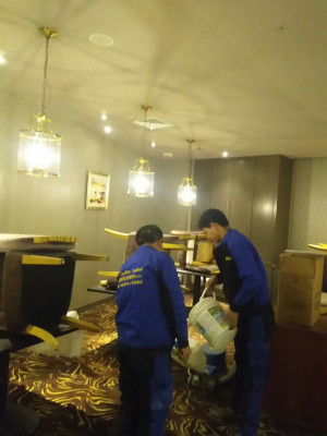 南京凯易迅办公室5000方地毯深层无刷清洁项目由南京伊洁特斯环境科技有限公司环境部清洁完成